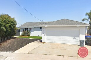 7530 Bronte Pl in San Diego, CA - Building Photo
