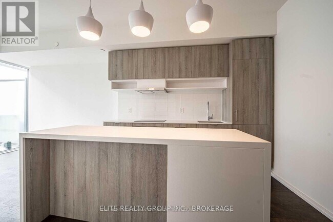 property at 5-2115 Soudan Ave