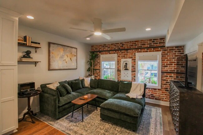 52 Chapel St-Unit -A in Charleston, SC - Building Photo - Building Photo