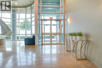 1225 Riverside Dr W in Windsor, ON - Building Photo - Building Photo