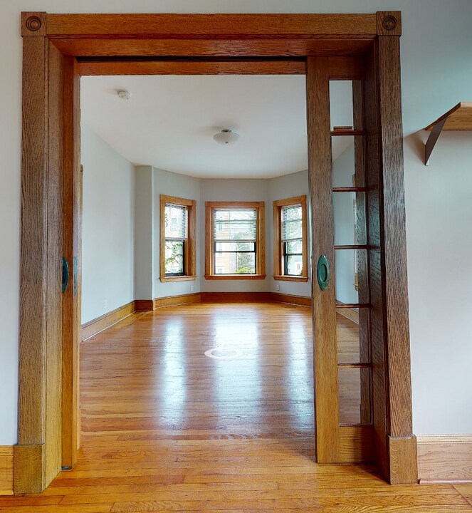 900 Massachusetts Ave, Unit 5 in Cambridge, MA - Building Photo