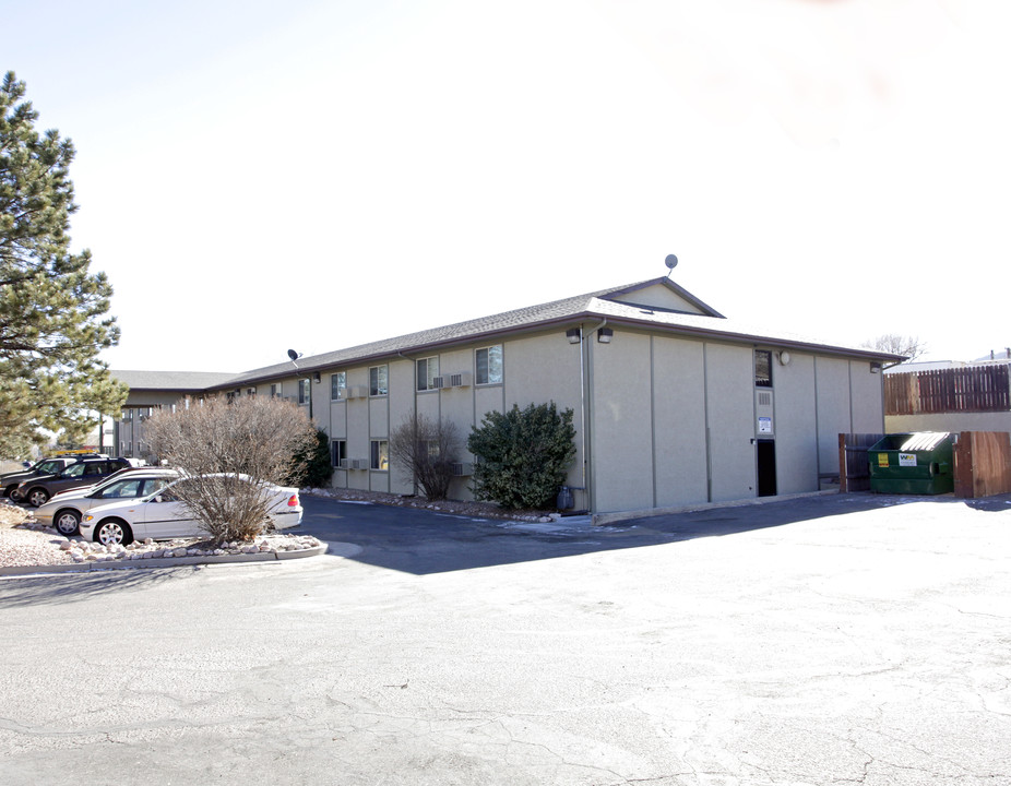 Raintree Apartments in Colorado Springs, CO - Foto de edificio