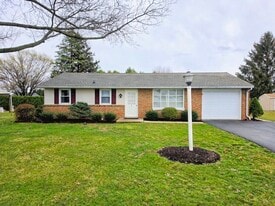 2 Colonial Ave in Myerstown, PA - Building Photo