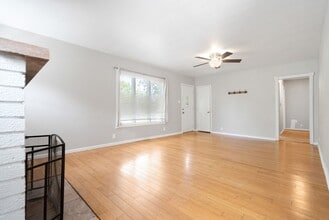 1604 Olive St in Cedar Falls, IA - Building Photo - Building Photo