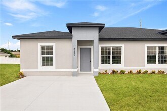 716 Desmoines Dr in Poinciana, FL - Building Photo - Building Photo