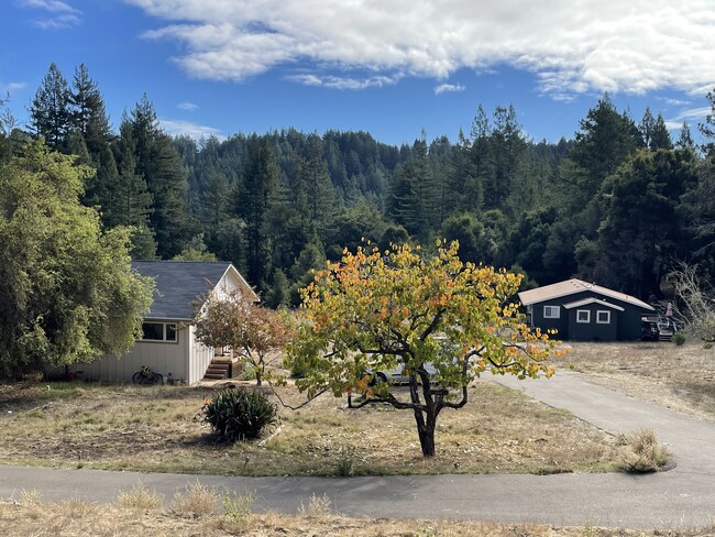 9000 Glen Haven Rd in Soquel, CA - Foto de edificio - Building Photo