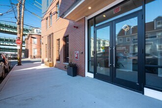 26 2nd St, Unit #403 in Chelsea, MA - Foto de edificio - Building Photo