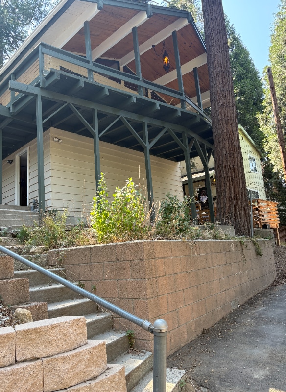 600 CA-138 in Crestline, CA - Building Photo - Building Photo