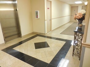 101 Jackson Ave, Unit 2G in Mineola, NY - Building Photo - Building Photo