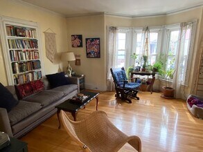 91 Gray St, Unit 1 in Portland, ME - Building Photo - Building Photo