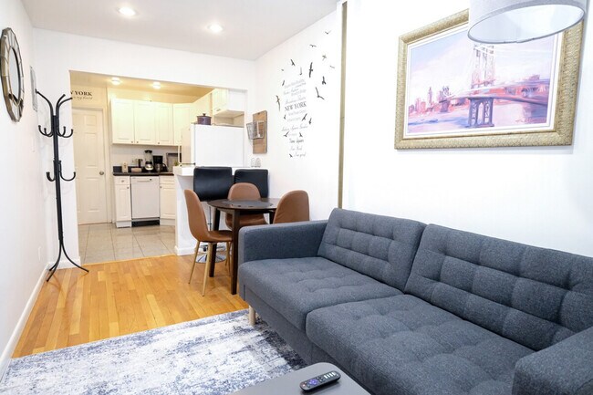 305 E 104th St, Unit SI ID1032015P in New York, NY - Building Photo - Building Photo