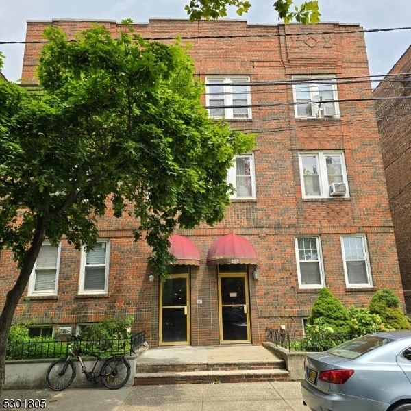 property at 254 Clendenny Ave