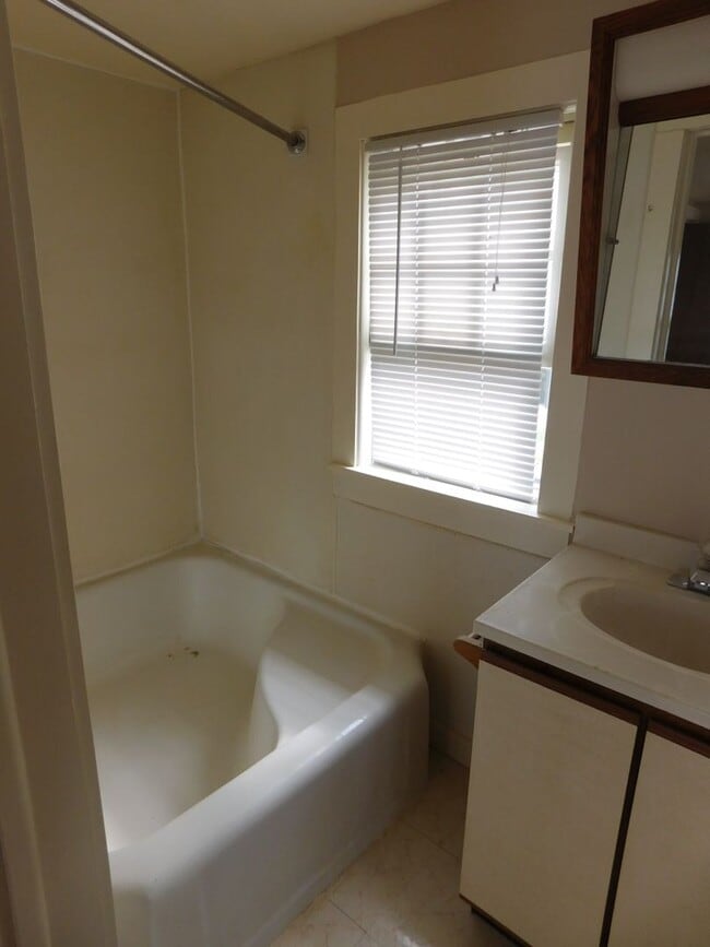 1913 Heath Ave in Madison, WI - Building Photo - Building Photo