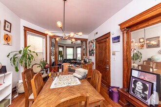 1227 N Rockwell St, Unit 2 in Chicago, IL - Foto de edificio - Building Photo