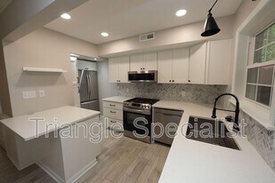 3719 Jamestown Cir in Raleigh, NC - Building Photo