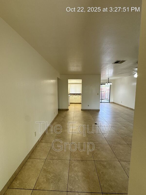 2038 E Vassar Ave in Visalia, CA - Building Photo - Building Photo