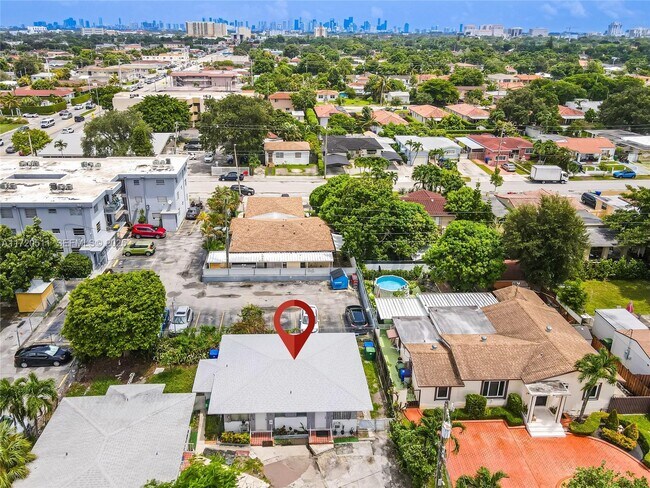 57 SW 51st Ct in Miami, FL - Building Photo - Building Photo