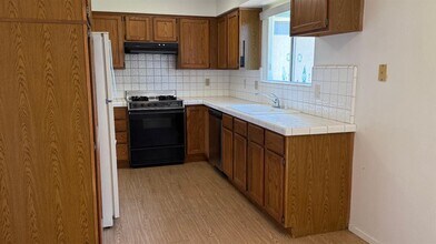 777 E Encore Dr in Hanford, CA - Building Photo - Building Photo