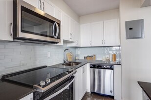 19 Rosemount Dr in Toronto, ON - Building Photo
