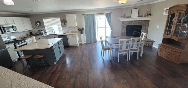 9565 Castle Oaks Dr in Fountain, CO - Building Photo - Building Photo