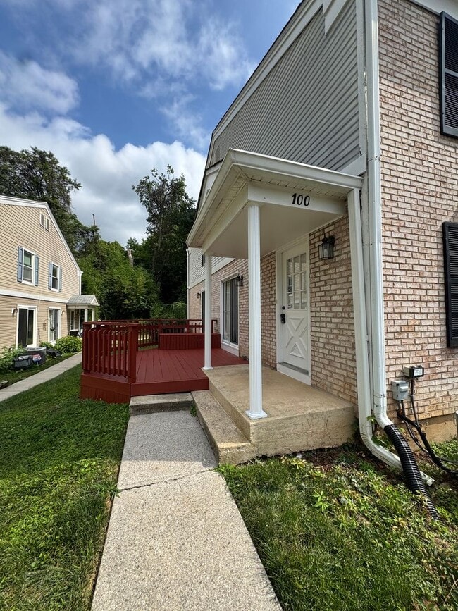 property at 100 Ridgelawn Rd