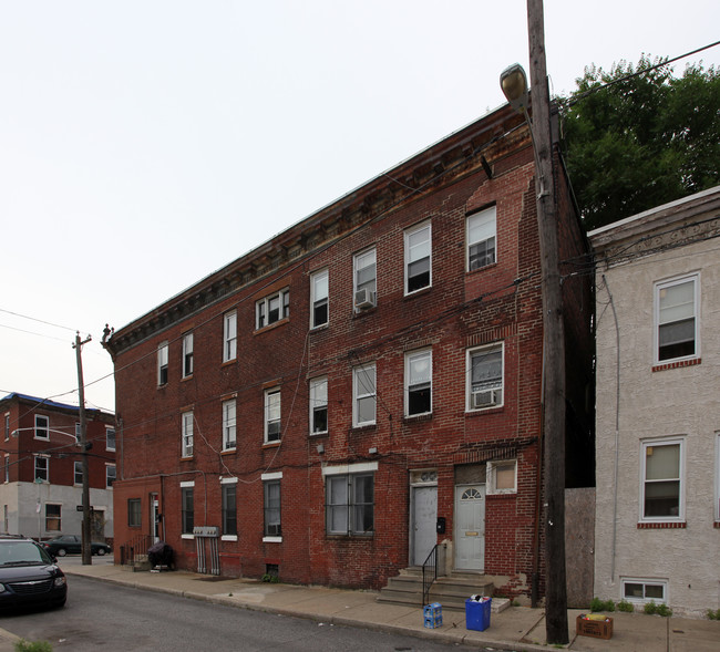 1814 S 6th St in Philadelphia, PA - Foto de edificio - Building Photo