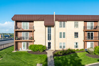 12727 W Dodge Rd in Omaha, NE - Foto de edificio - Building Photo