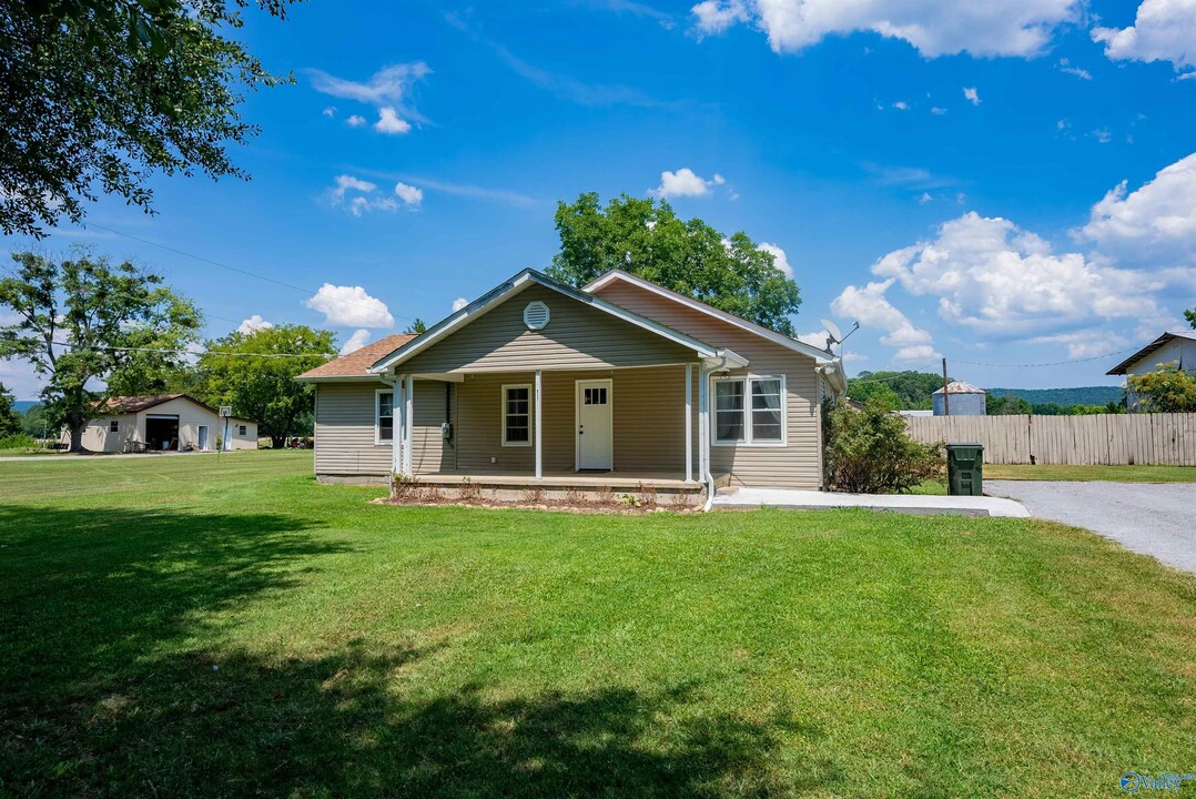 837 Low Gap Rd in Gurley, AL - Building Photo