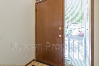 254 Cervantes Cir in Lake Oswego, OR - Building Photo - Building Photo