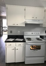 Arlington Apartments in Gladstone, OR - Building Photo - Building Photo