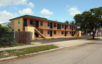 501 NW 30th St in Miami, FL - Building Photo - Building Photo