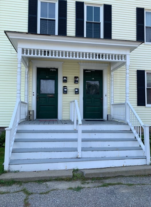 11 Oak St Apartments and Nearby Brunswick Apartments For Rent