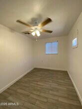 1442 E Polk St in Phoenix, AZ - Foto de edificio - Building Photo