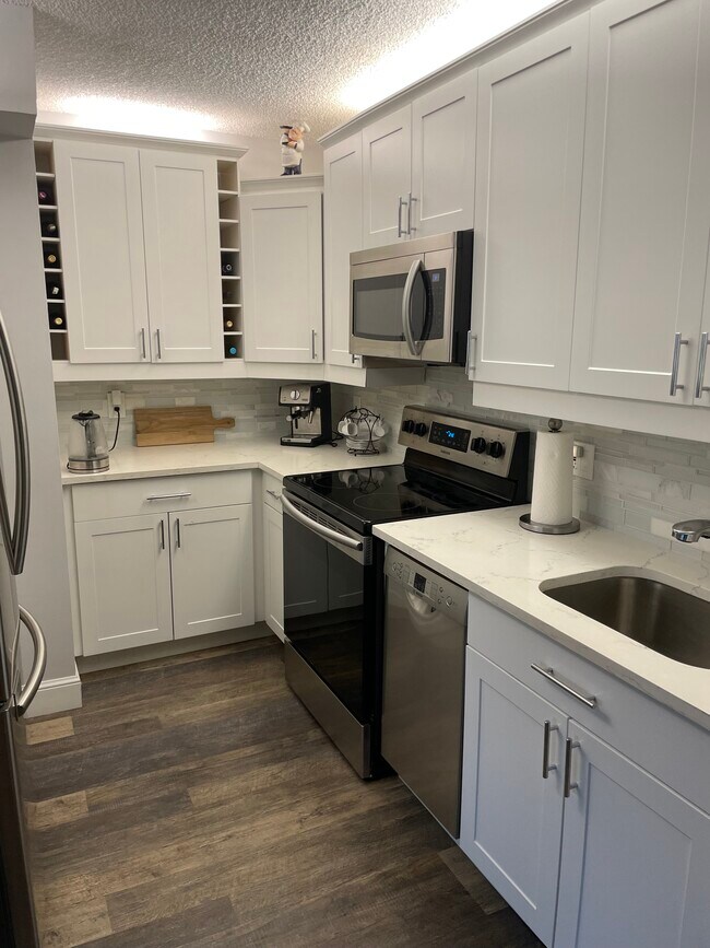 1015 Green Pine Blvd, Unit C1 in West Palm Beach, FL - Foto de edificio - Building Photo