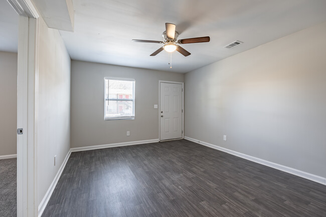 Brown Village Apartments in Stone Mountain, GA - Building Photo - Interior Photo