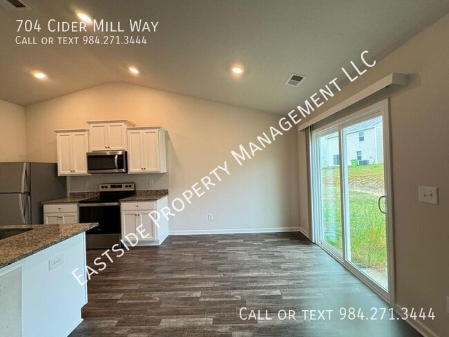 704 Cider Ml Wy in Zebulon, NC - Building Photo - Building Photo