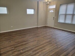 817 S Kedzie Ave in Chicago, IL - Building Photo - Building Photo