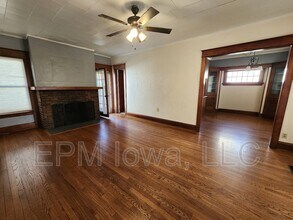 1119 Maplewood Dr NE in Cedar Rapids, IA - Building Photo - Building Photo