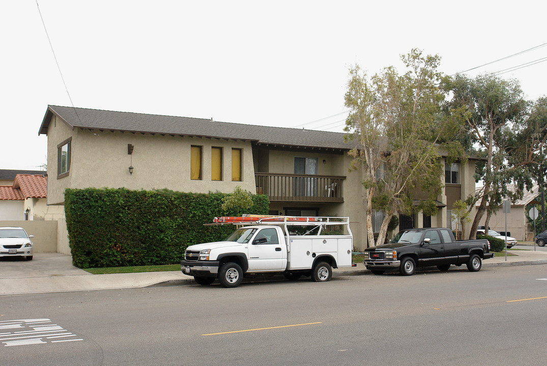 338 W Walnut Ave in Orange, CA - Building Photo