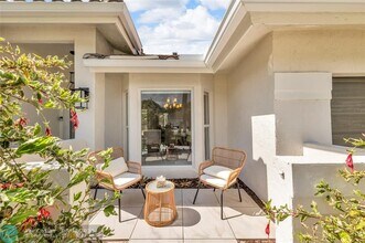 9585 Carousel Cir S in Boca Raton, FL - Building Photo - Building Photo