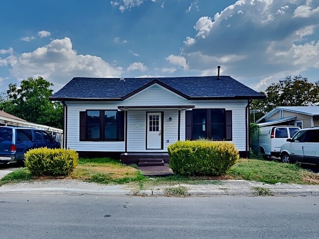 property at 1010 Pasadena St