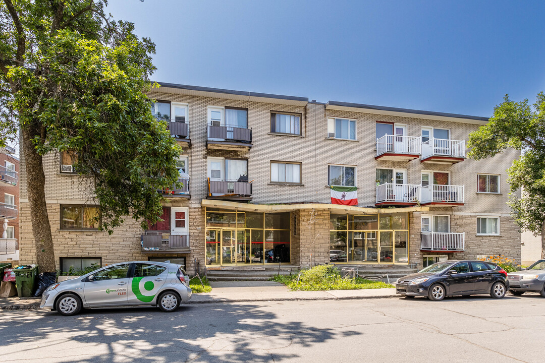10460 Fleury Tsse in Montréal, QC - Building Photo