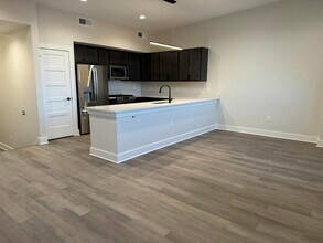 106 E Erie St in Albion, MI - Foto de edificio - Building Photo