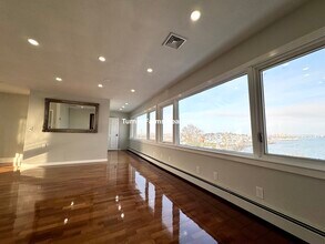 62 Upland Rd, Unit 3 in Winthrop, MA - Building Photo - Building Photo