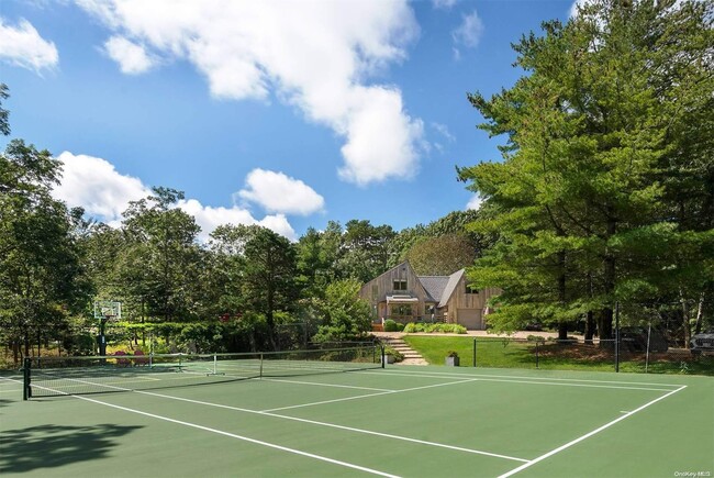 643 Stephen Hands Path in East Hampton, NY - Foto de edificio - Building Photo