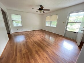 712 Gomains Ave in Chapel Hill, NC - Building Photo - Building Photo
