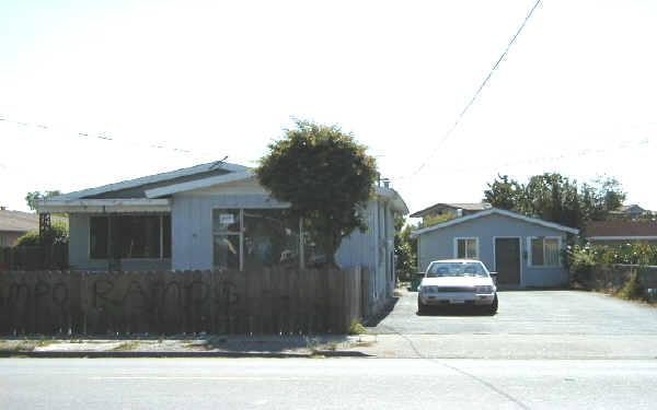 24255 Silva Ave in Hayward, CA - Foto de edificio - Building Photo