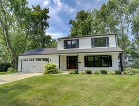 1344 Fir Ct in Naperville, IL - Building Photo
