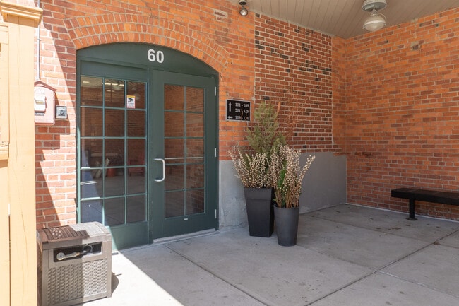 Spencer Lofts Condominiums in Chelsea, MA - Foto de edificio - Building Photo