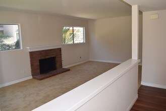 16042 Waikiki Ln, Unit A in Huntington Beach, CA - Building Photo - Building Photo